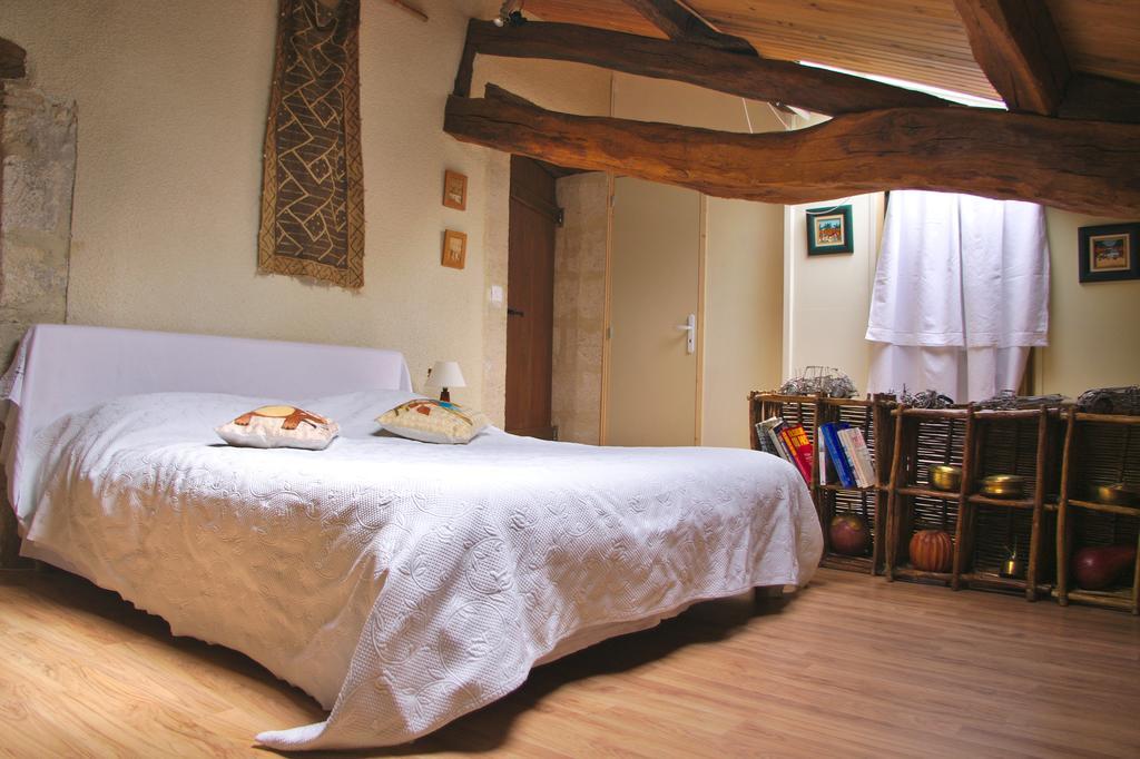 Chez Mamie Et Papi Panzió Puynormand Kültér fotó